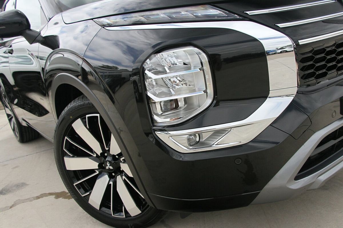 2025 Mitsubishi Outlander Exceed ZM