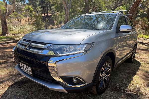 2017 Mitsubishi Outlander LS Safety Pack ZK thumb-3