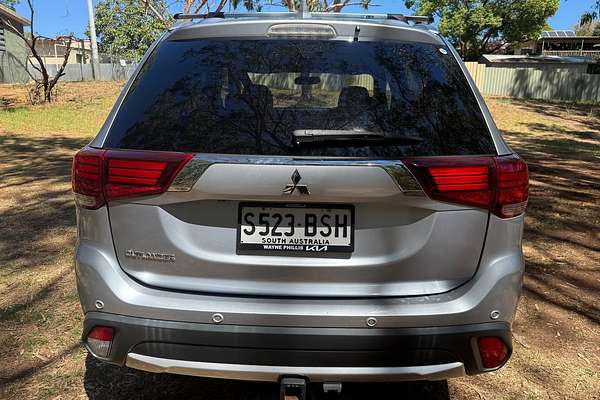 2017 Mitsubishi Outlander LS Safety Pack ZK thumb-6