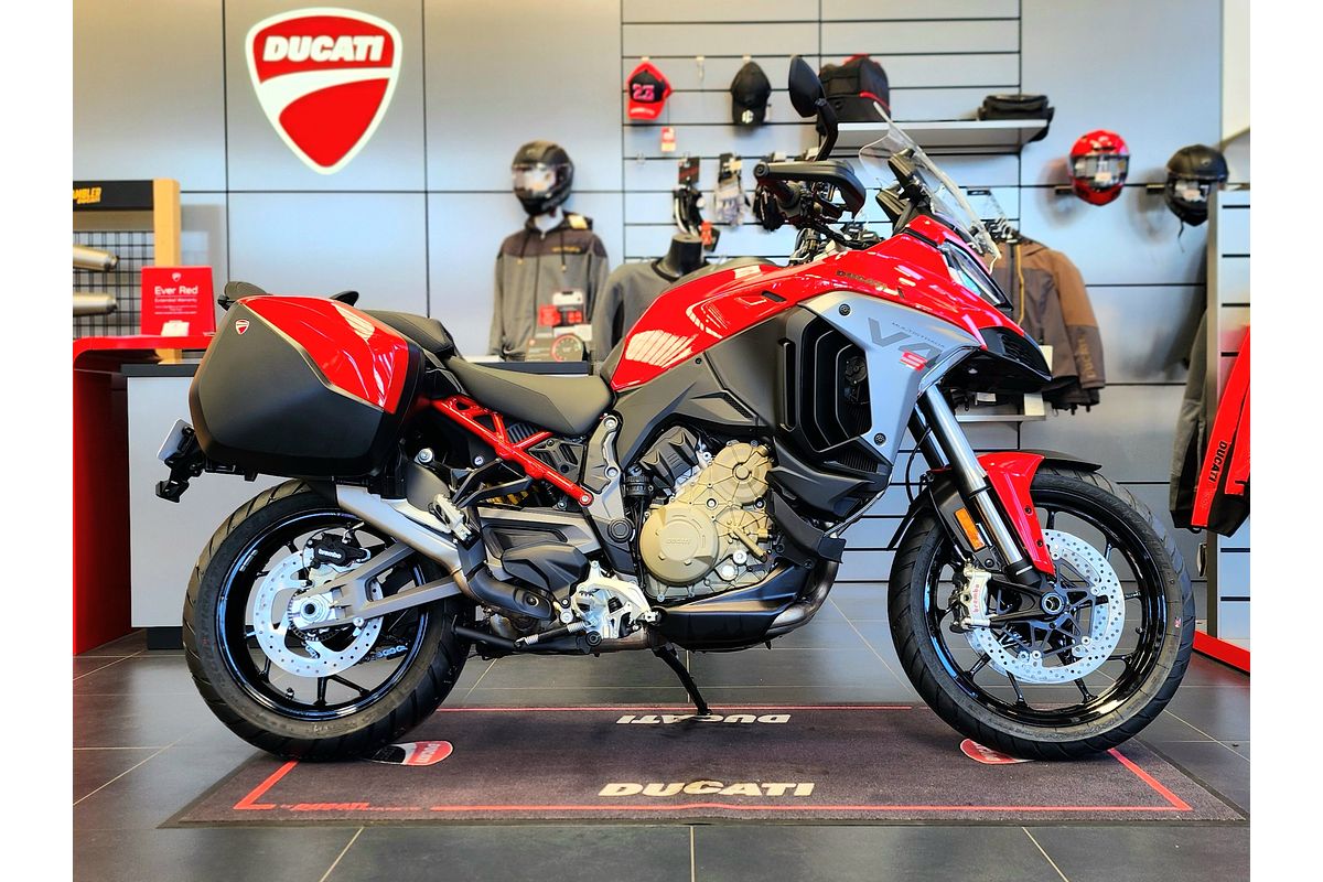 2026 Ducati MULTISTRADA V4S TRAVEL & RADAR