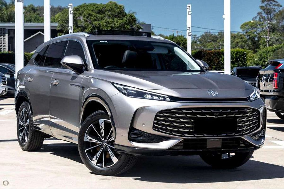 2025 MG HS Essence AS33