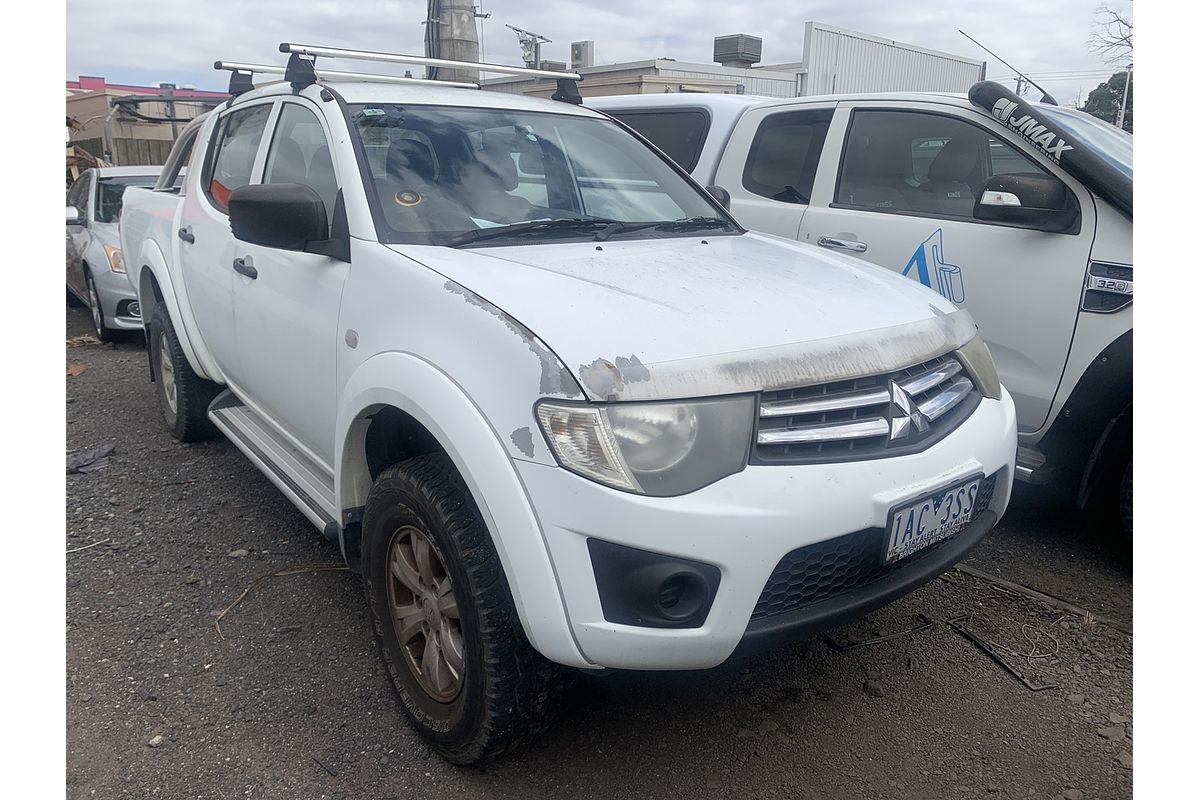 2013 Mitsubishi Triton GLX MN 4X4