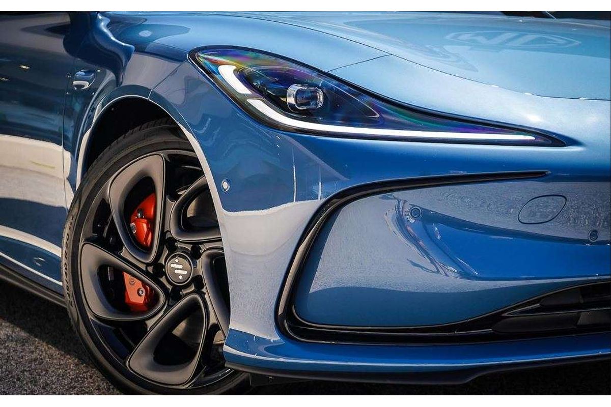 2025 MG IM5 Platinum P12L