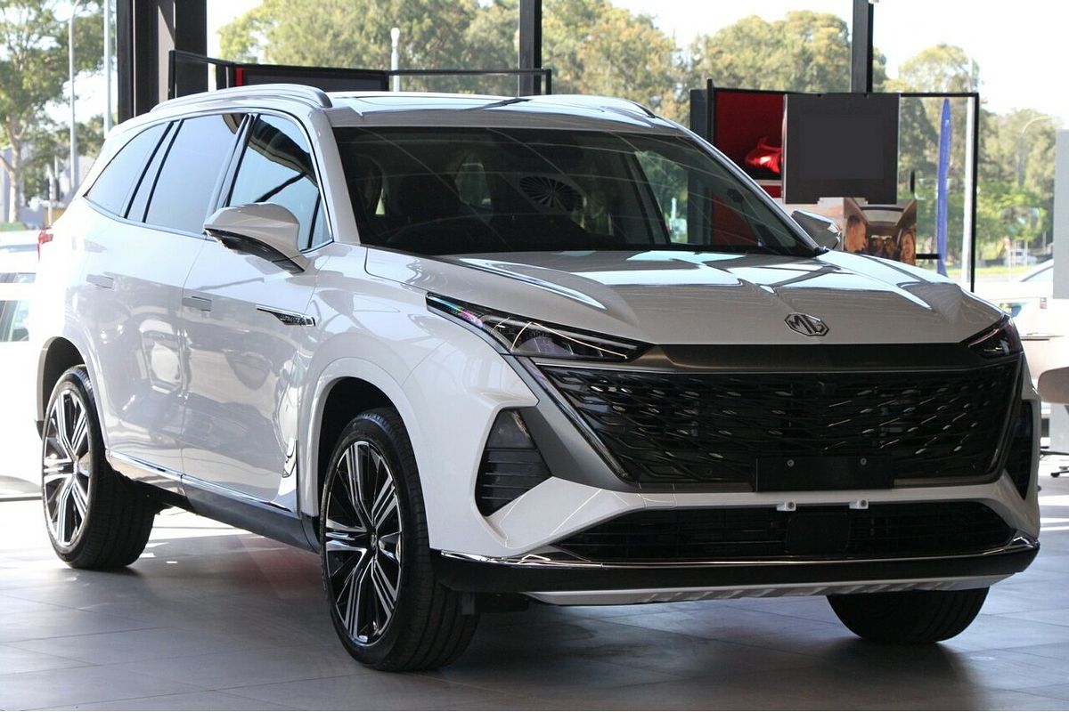 2025 MG QS Essence IS31