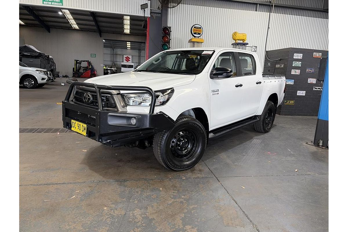 2021 Toyota Hilux SR (4x4) GUN126R 4X4
