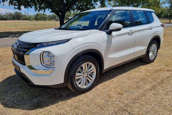 2024 Mitsubishi Outlander OUTLANDER ES 7 SEAT (2WD) ZM MY22