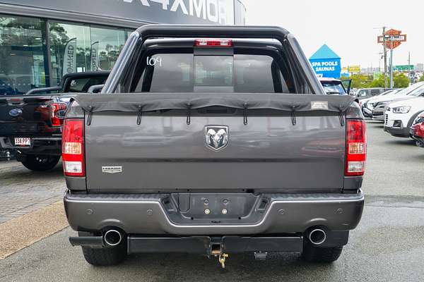 2019 RAM 1500 Laramie DS 4X4 SWB thumb-6