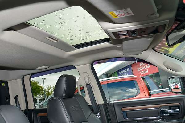 2019 RAM 1500 Laramie DS 4X4 SWB thumb-10