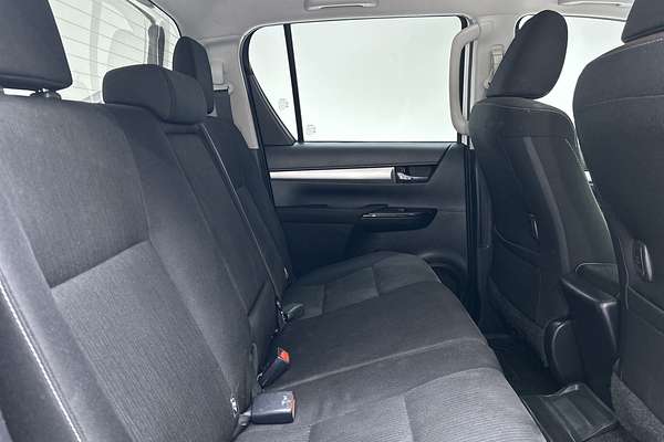 2017 Toyota Hilux SR5 GUN126R 4X4 thumb-11