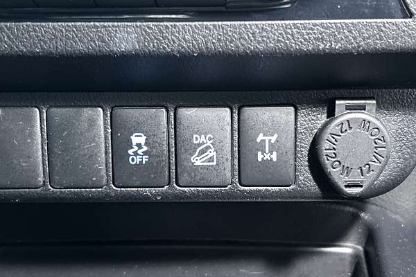 2017 Toyota Hilux SR5 GUN126R 4X4 thumb-16