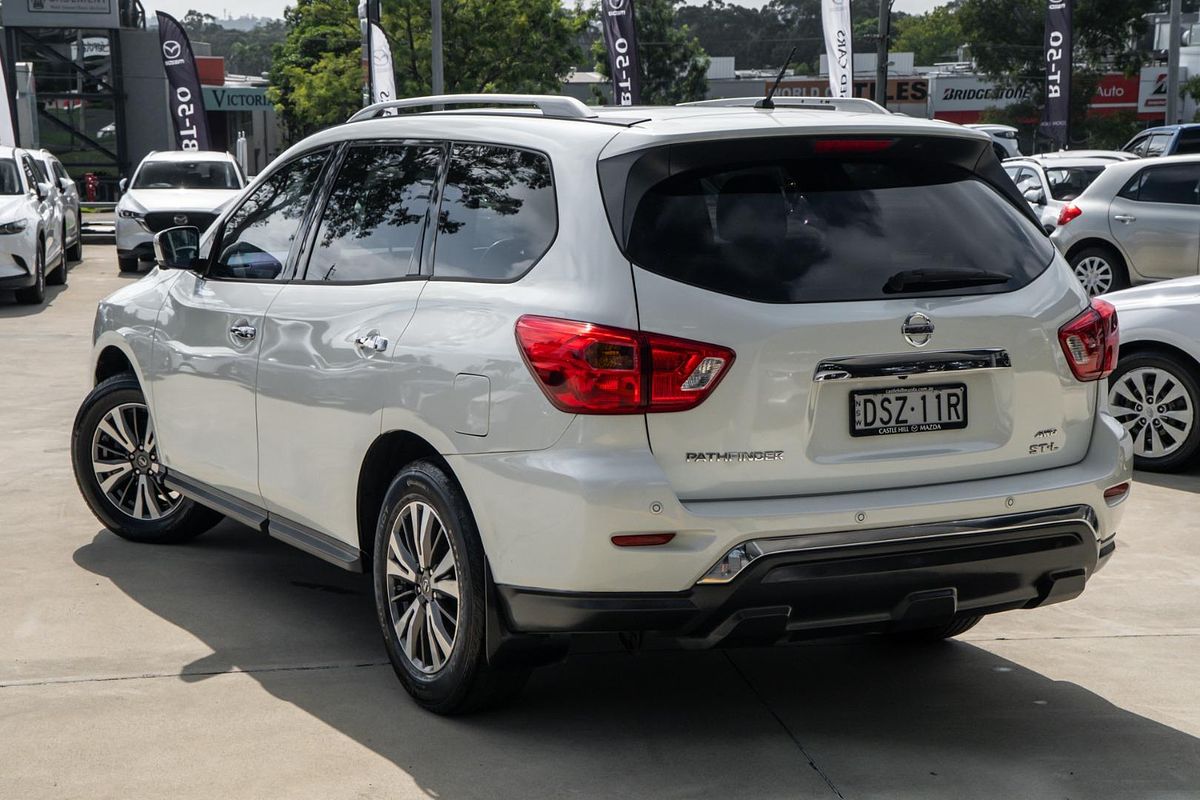 2017 Nissan Pathfinder ST-L R52 Series II