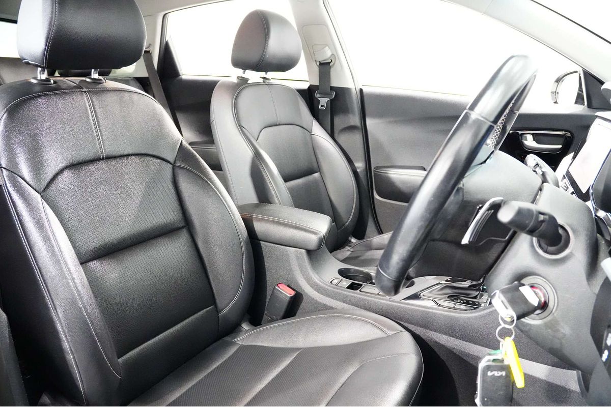 2021 Kia Niro Hybrid Sport DE