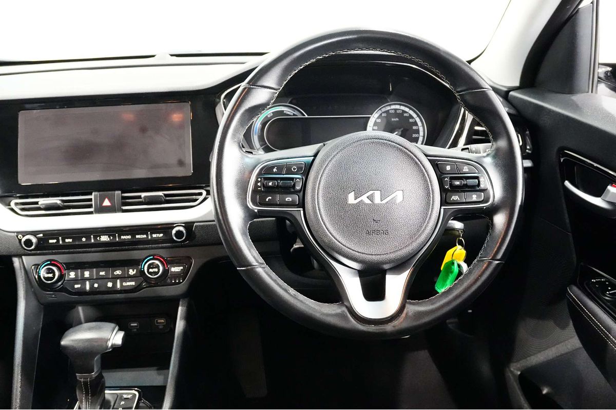 2021 Kia Niro Hybrid Sport DE