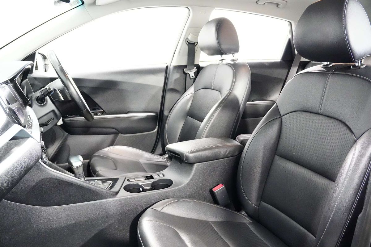 2021 Kia Niro Hybrid Sport DE