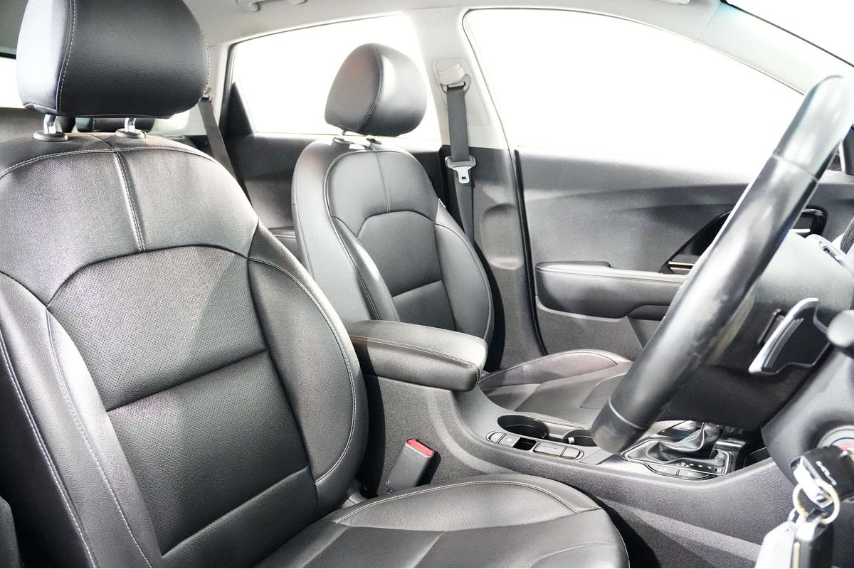 2021 Kia Niro Hybrid Sport DE