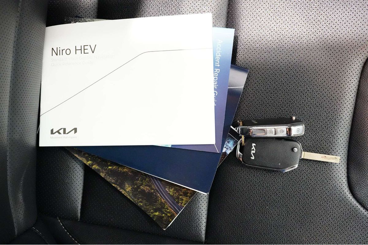 2021 Kia Niro Hybrid Sport DE