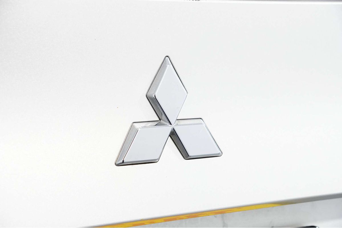 2022 Mitsubishi Outlander ES ZM