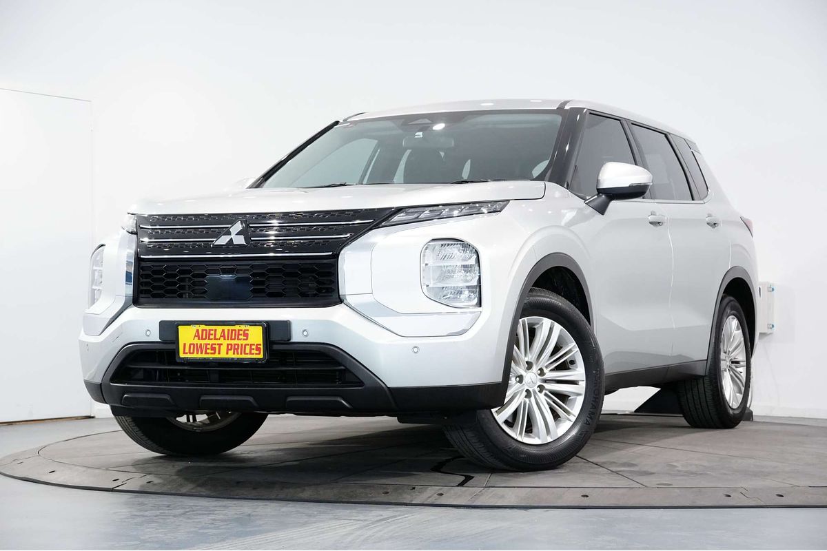 2022 Mitsubishi Outlander ES ZM