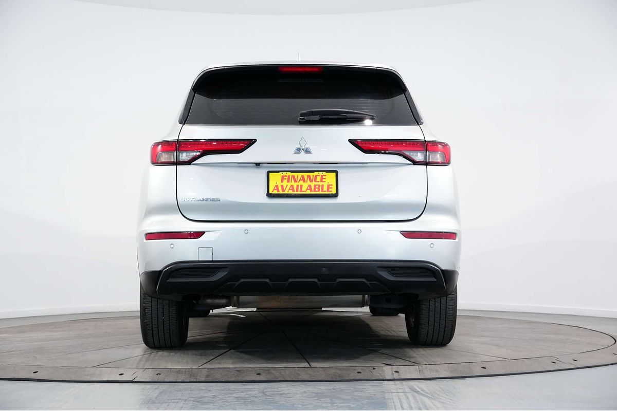 2022 Mitsubishi Outlander ES ZM