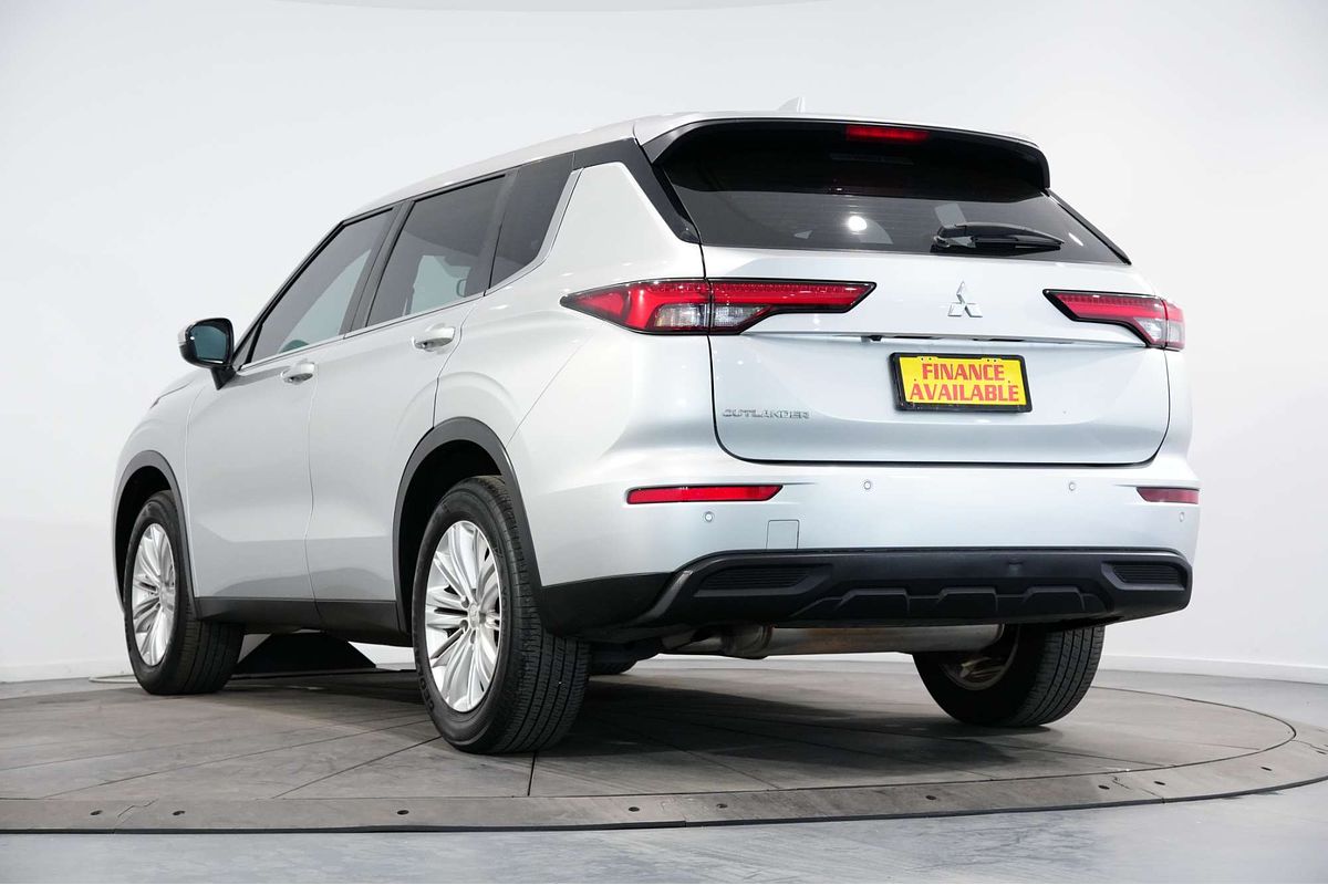 2022 Mitsubishi Outlander ES ZM