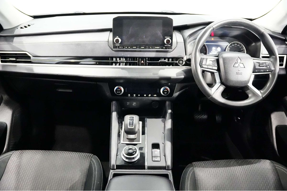 2022 Mitsubishi Outlander ES ZM