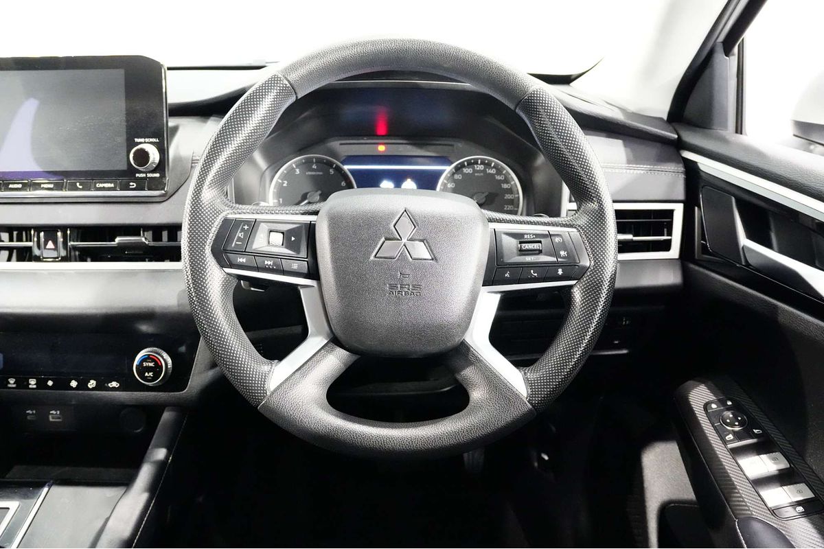 2022 Mitsubishi Outlander ES ZM