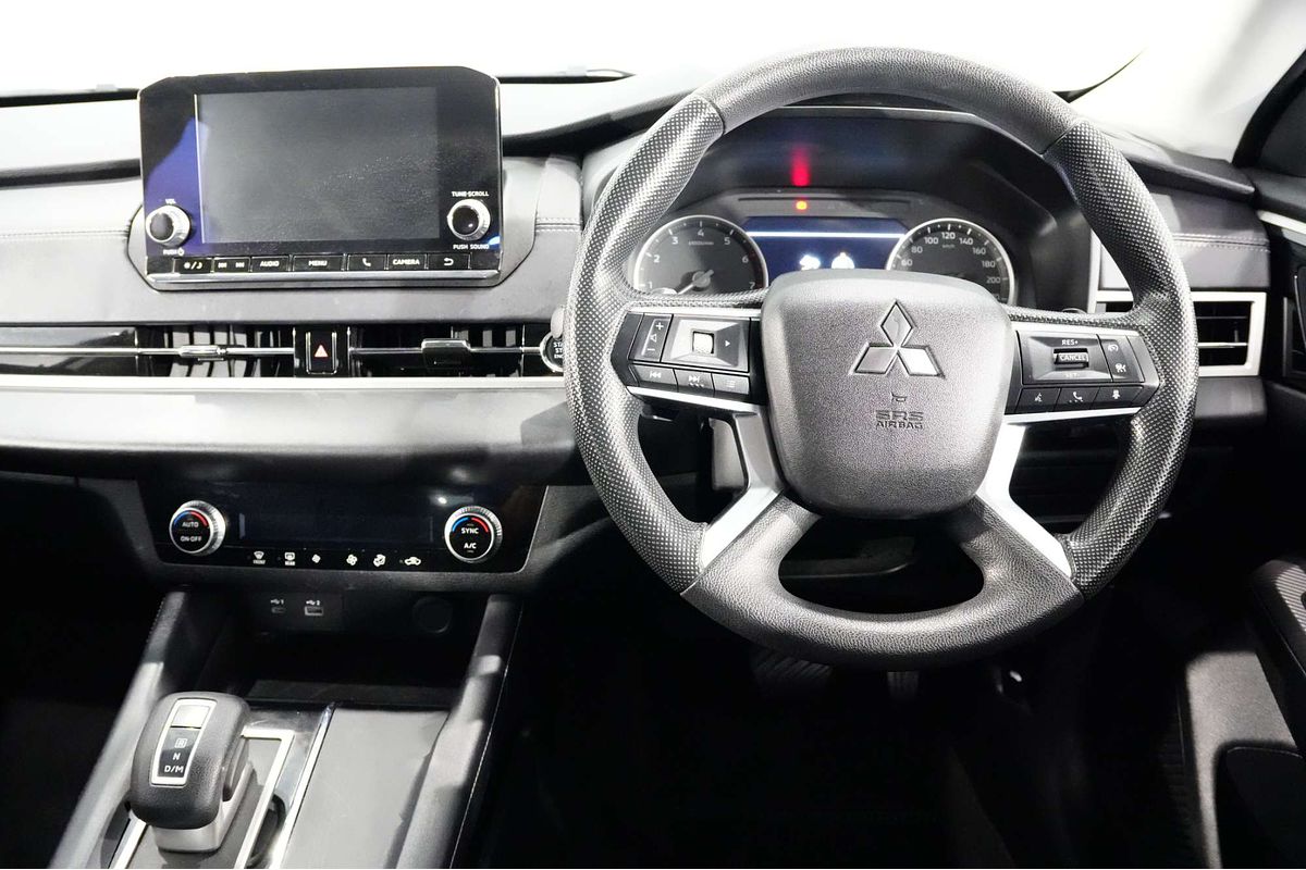 2022 Mitsubishi Outlander ES ZM