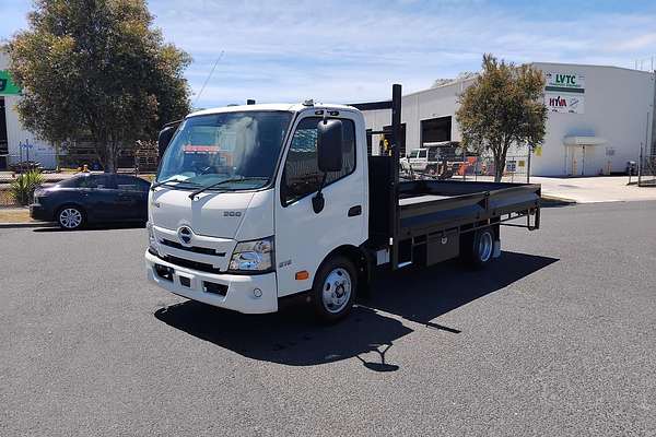 2025 Hino 616 - 300 Series