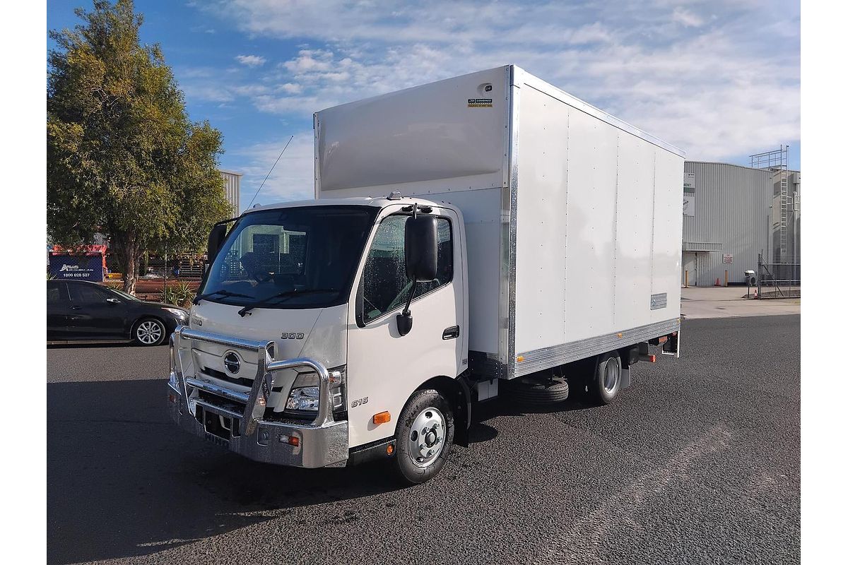 2025 Hino 616 - 300 Series