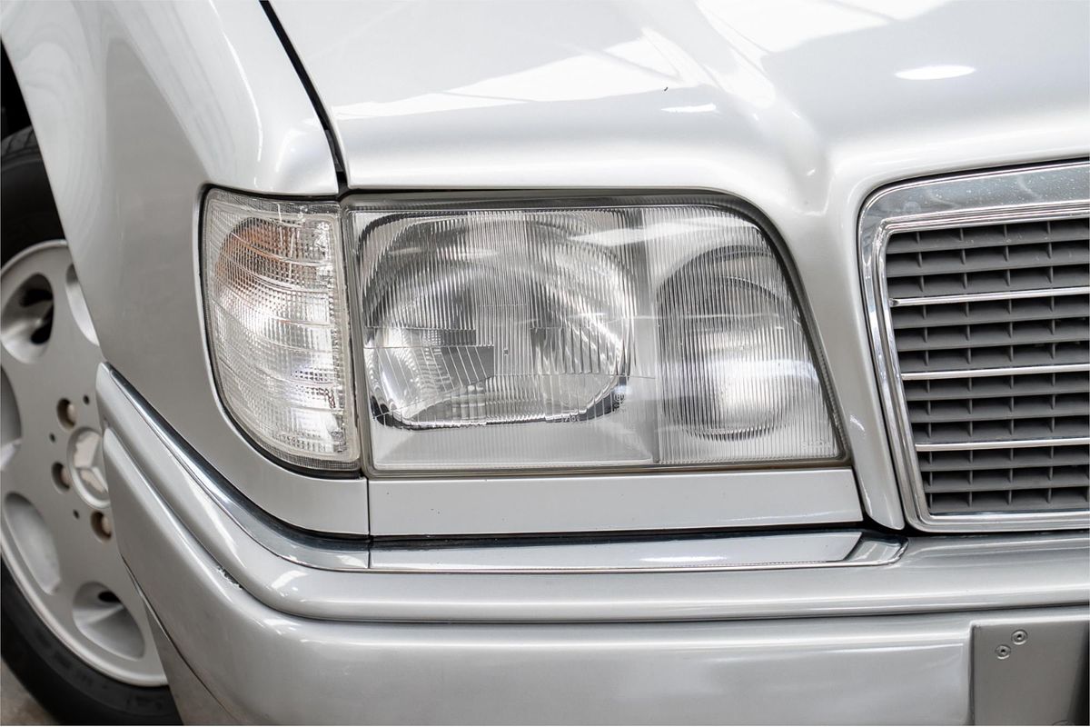 1996 Mercedes-Benz 220 CA