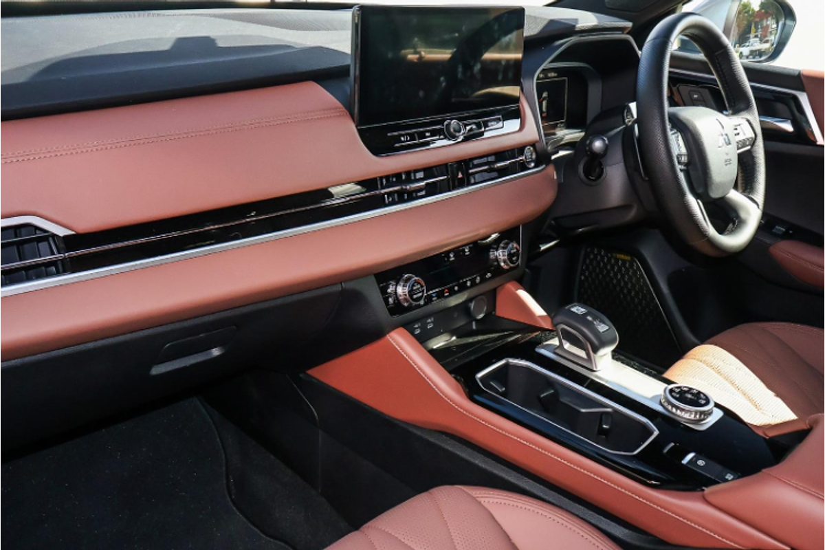 2025 Mitsubishi Outlander Exceed Tourer ZM AWD