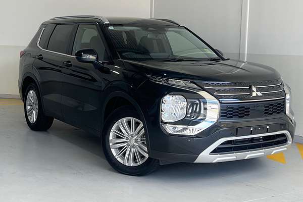 2023 Mitsubishi Outlander LS ZM