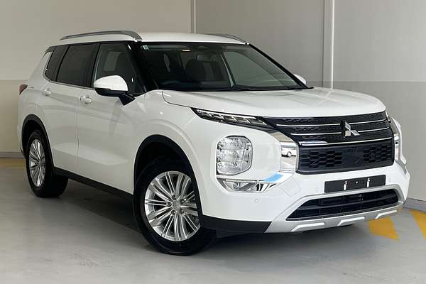 2023 Mitsubishi Outlander LS ZM