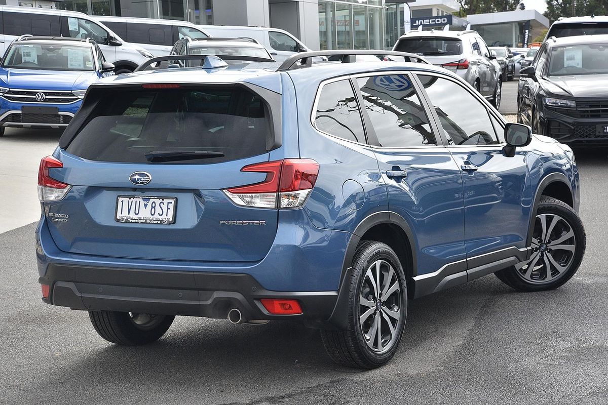 2022 Subaru Forester 2.5i Premium S5