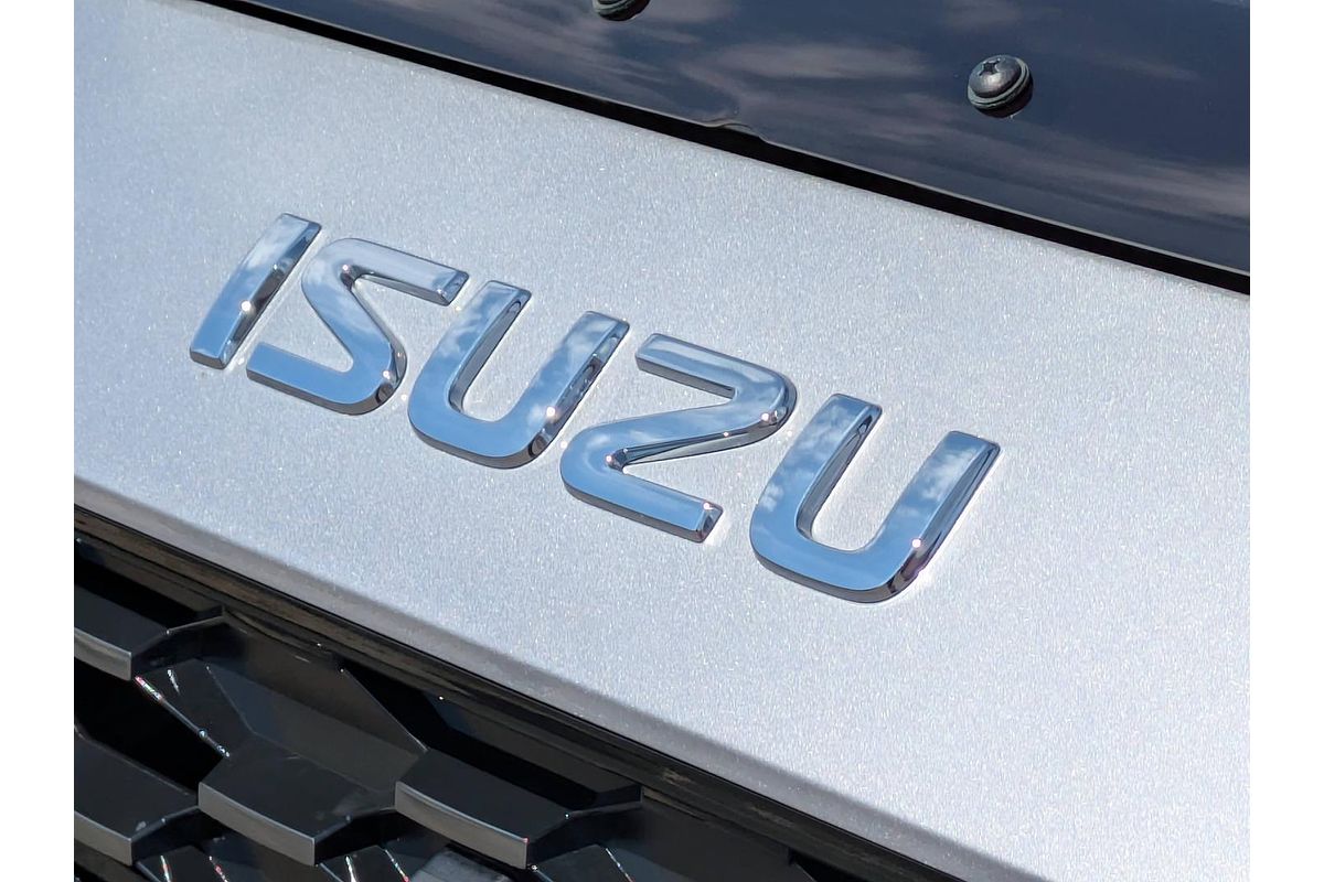 2025 Isuzu MU-X X-TERRAIN