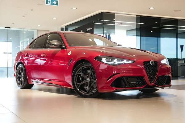2025 Alfa Romeo Giulia Quadrifoglio Estrema Series 5