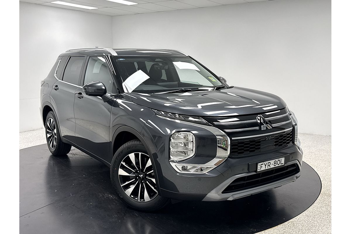 2025 Mitsubishi Outlander LS ZM