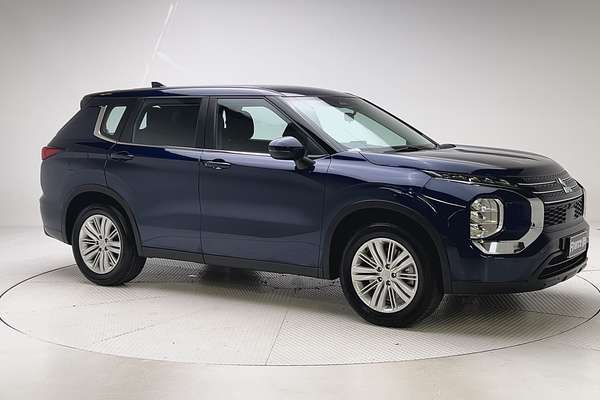 2023 Mitsubishi Outlander ES ZM thumb-1