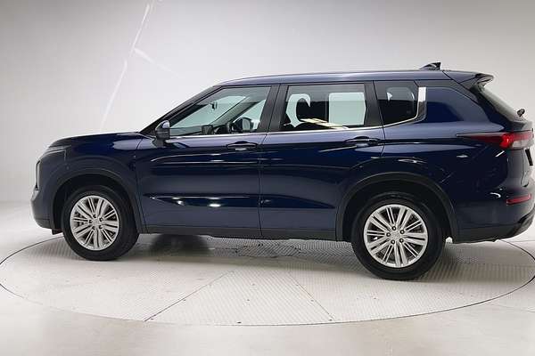 2023 Mitsubishi Outlander ES ZM thumb-5