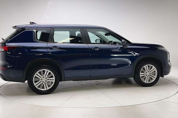 2023 Mitsubishi Outlander ES ZM thumb-8