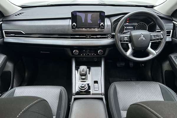 2023 Mitsubishi Outlander ES ZM thumb-19