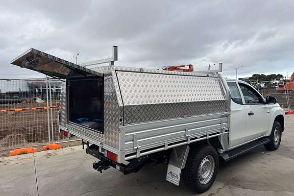 2024 Mitsubishi Triton GLX MR 4X4