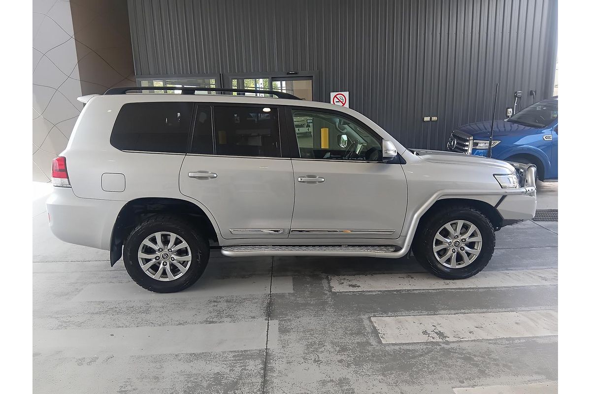 2015 Toyota Landcruiser Sahara VDJ200R