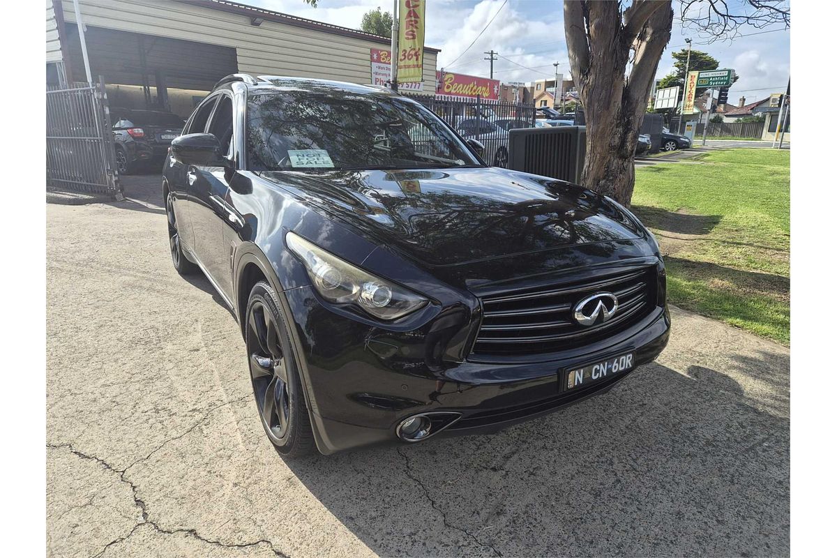2016 INFINITI QX70 S Premium S51