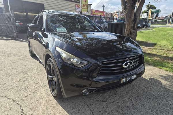 2016 INFINITI QX70 S Premium S51