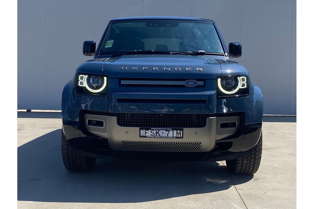 2025 Land Rover Defender 110 P400e X-Dynamic SE L663
