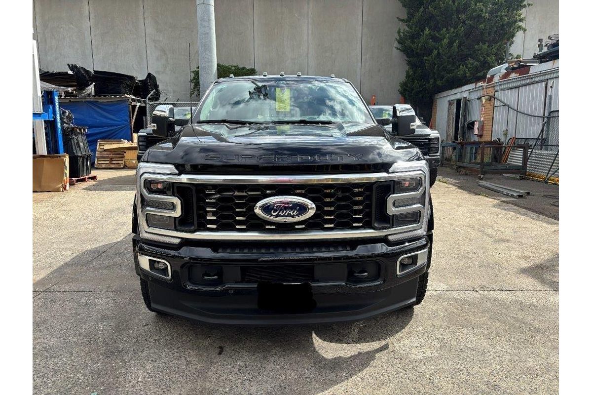 2025 Ford F450 Platinum 4X4