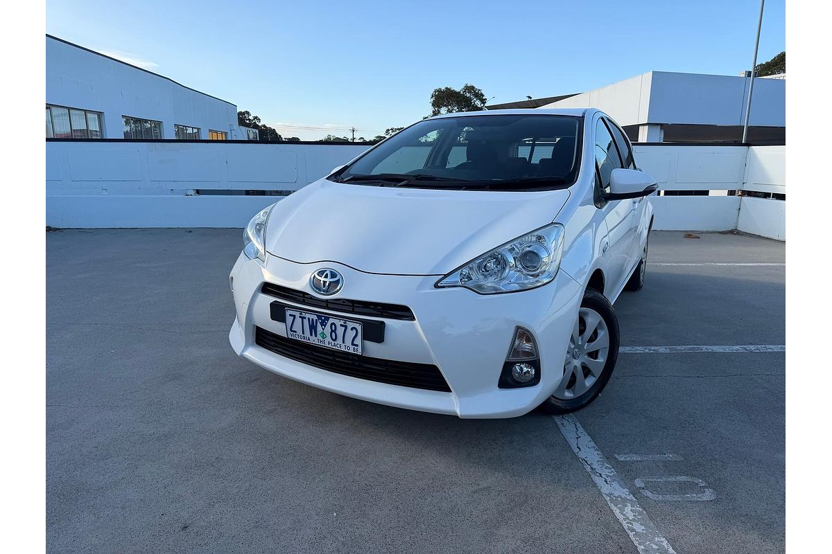 2013 Toyota Prius C NHP10R