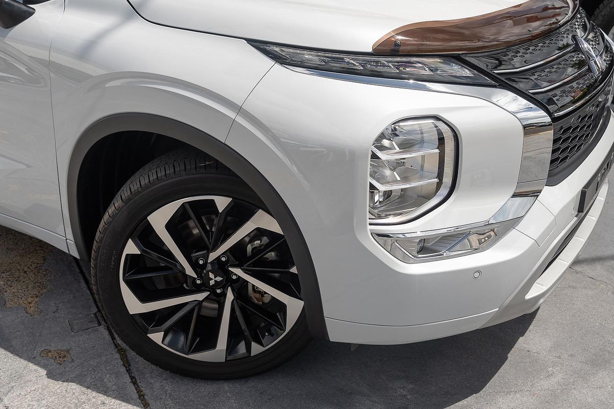 2023 Mitsubishi Outlander Exceed ZM