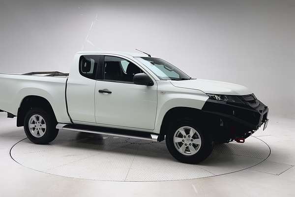 2020 Mitsubishi Triton GLX+ MR 4X4 thumb-3